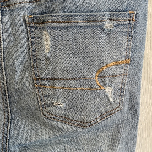 American Eagle Outfitters Light Blue Distressed Skinny Jeans - Picture 6 of 7
